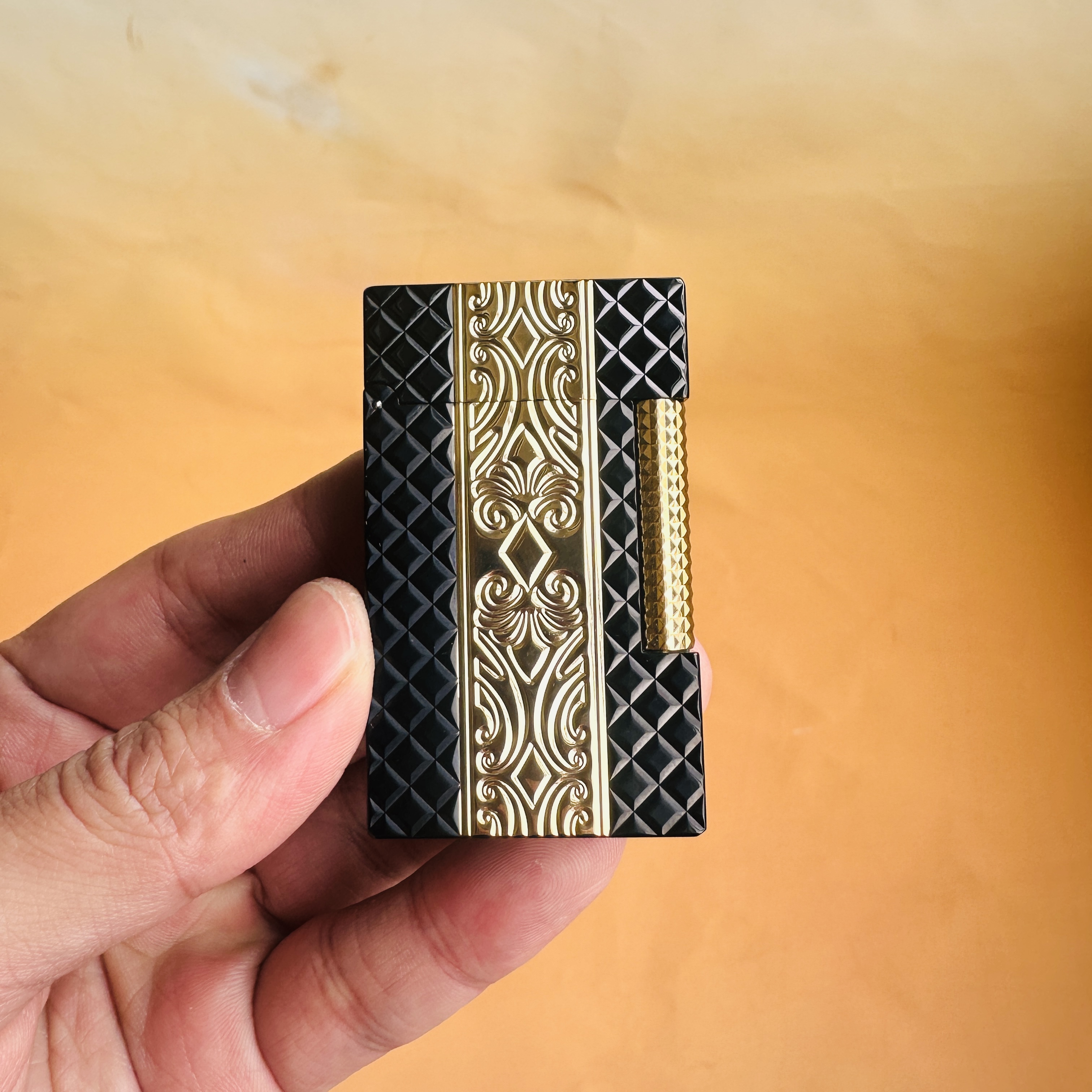Men Accessories Hand - Luxury Brand Custom Lighter — Hand-Engraved