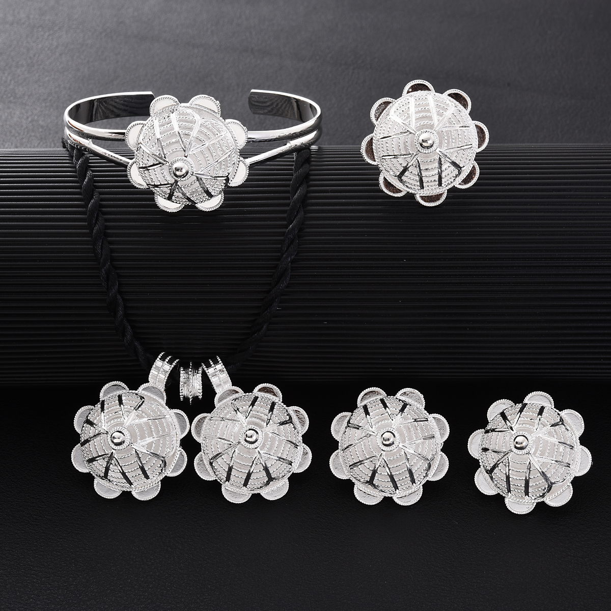 Africa Silver Color Jewelry Ac - огляд і ціна Men Accessories In Dubai