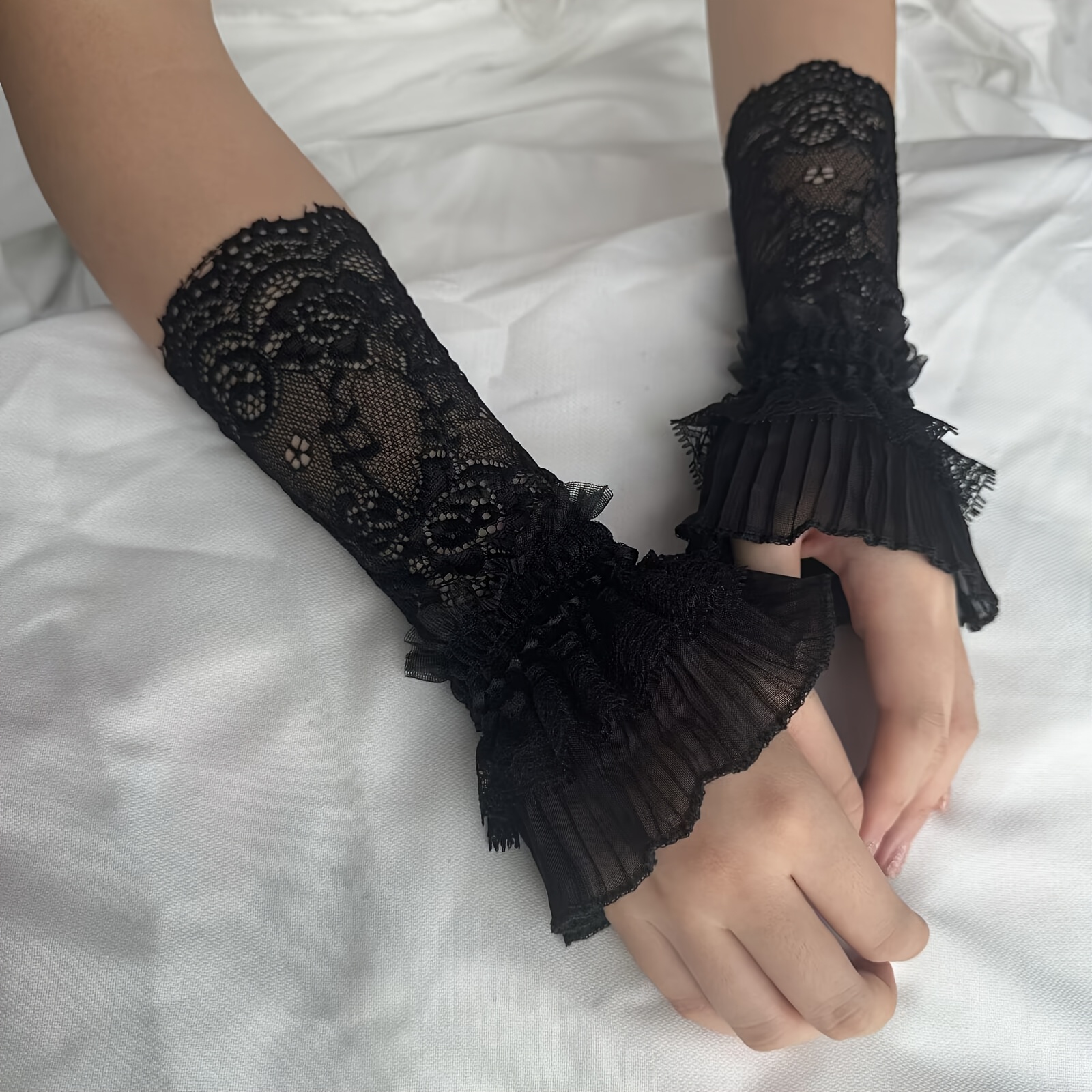 Lace Hollow Wrist Covers Trump - огляд і ціна Men Accessories For Wrist