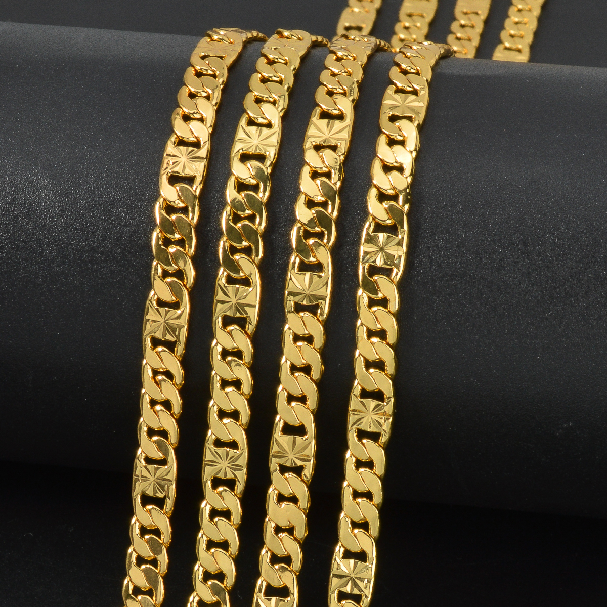 Dubai Cuban Link Chain 750 Ita - огляд і ціна Men Accessories In Dubai