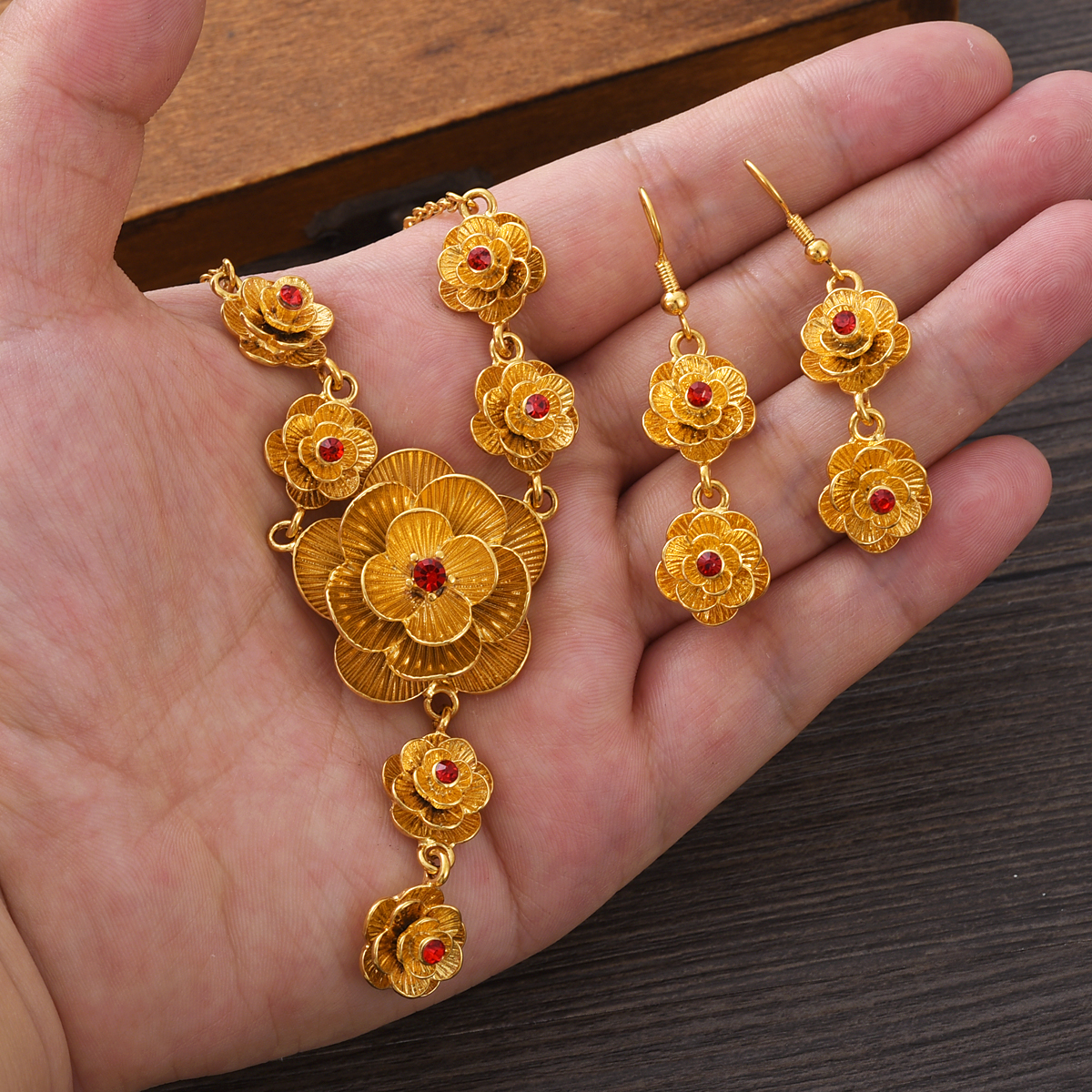 Fashion Golden Color Rose Jewe - огляд і ціна Men Accessories In Dubai