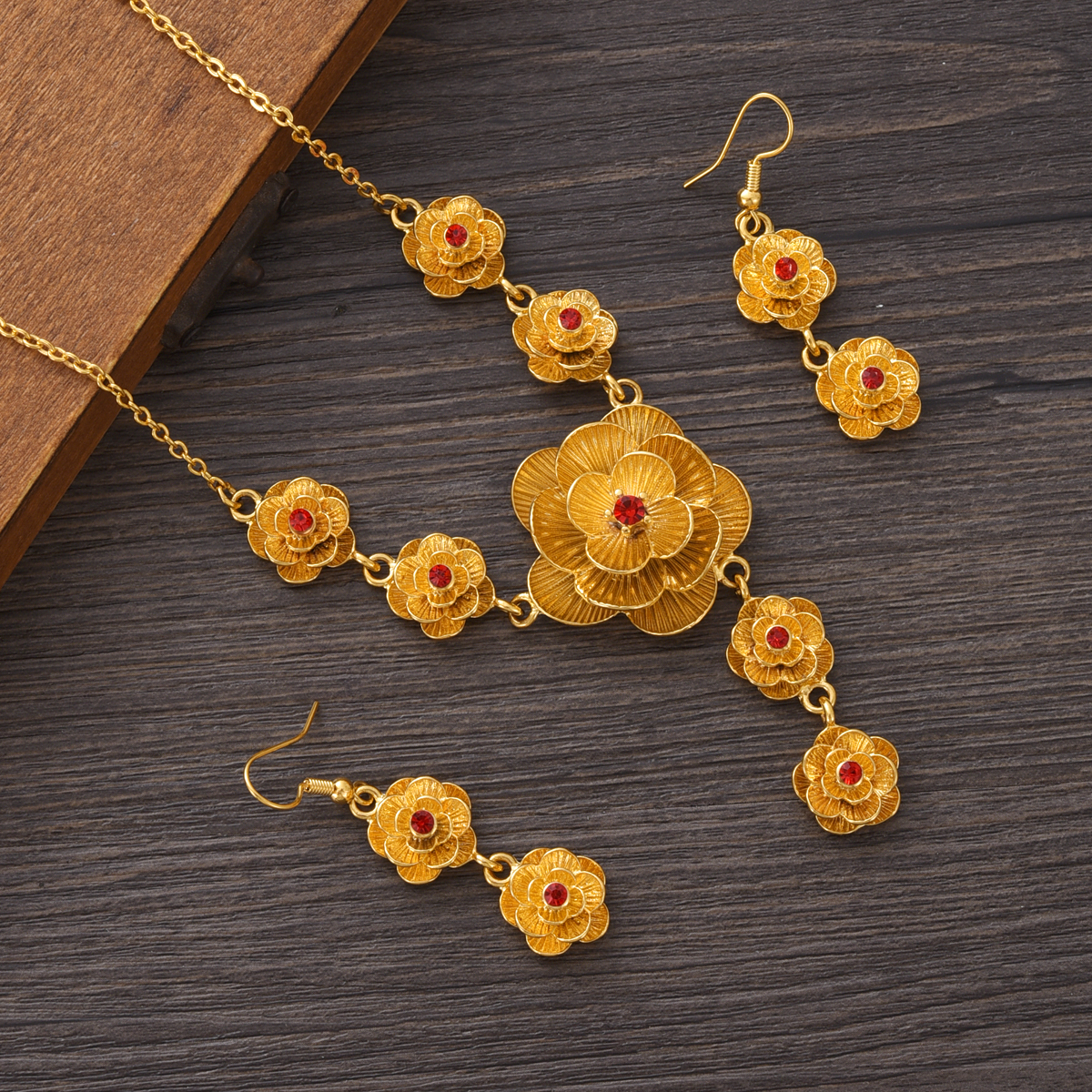 Fashion Golden Color Rose Jewe - огляд і ціна Men Accessories In Dubai